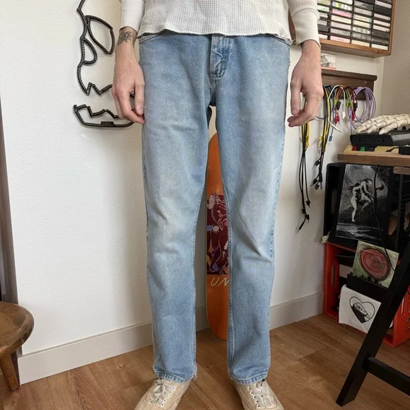 Vintage 2000s Wrangler Light Wash Faded Denim Jeans ~ Size 30 X 32 - Picture 6 of 11